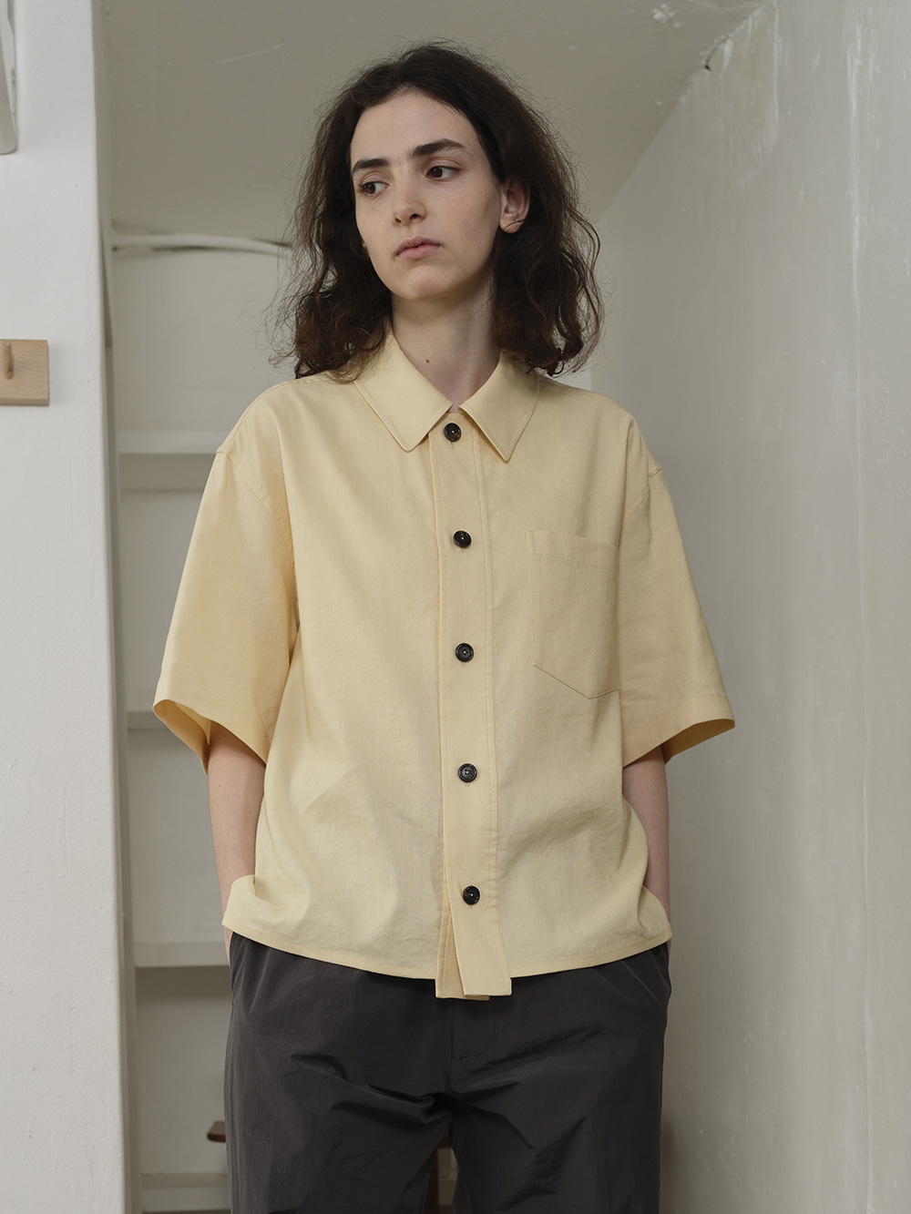 Youngoh영오 CROP S/S SHIRT PALE YELLOW