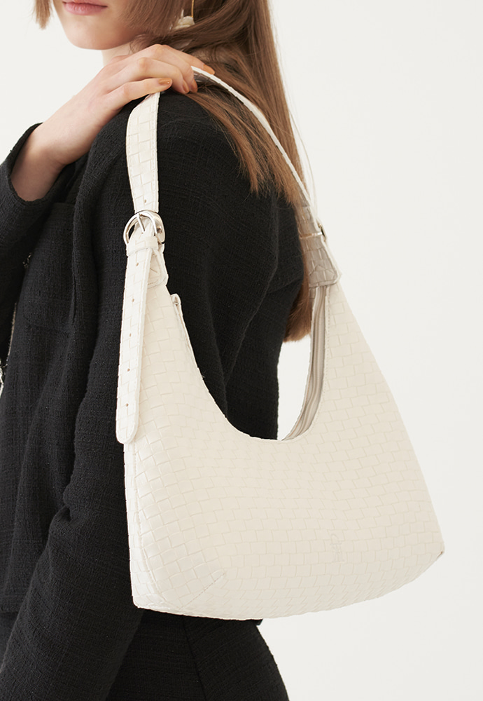 TMO BY 13MONTH티엠오 바이 써틴먼스 CURVED SHAPE BAG (IVORY)