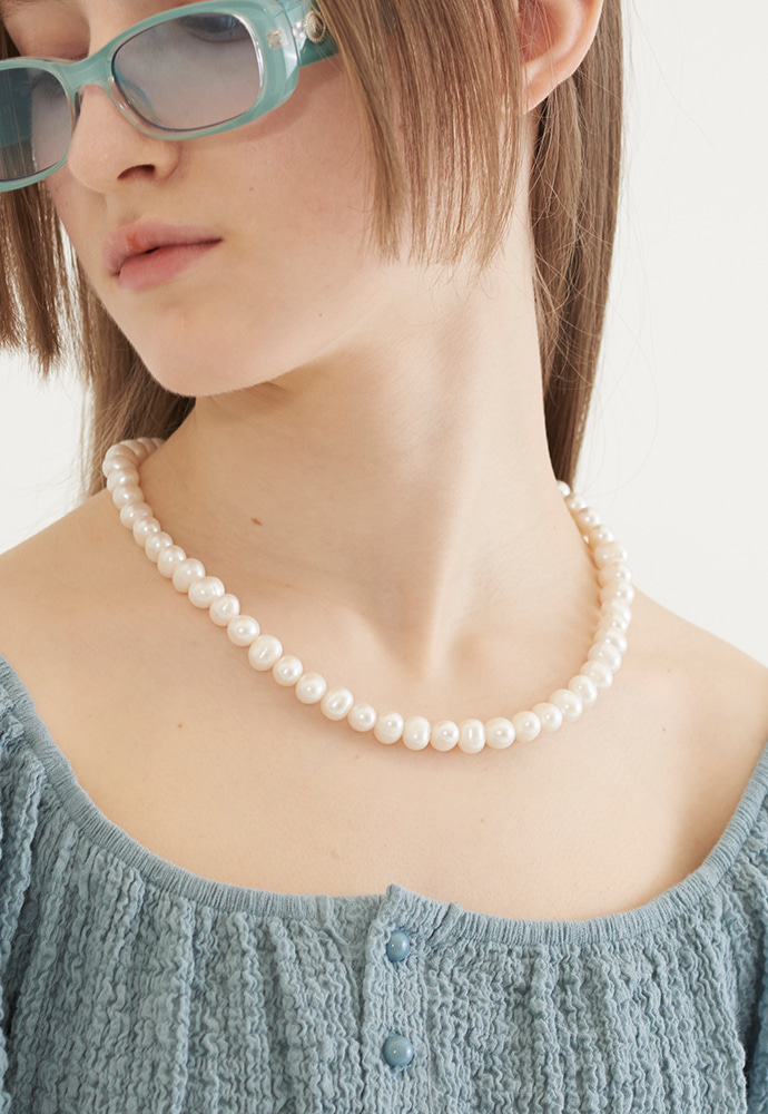 TMO BY 13MONTH티엠오 바이 써틴먼스 BASIC PEARL NECKLACE (WHITE)
