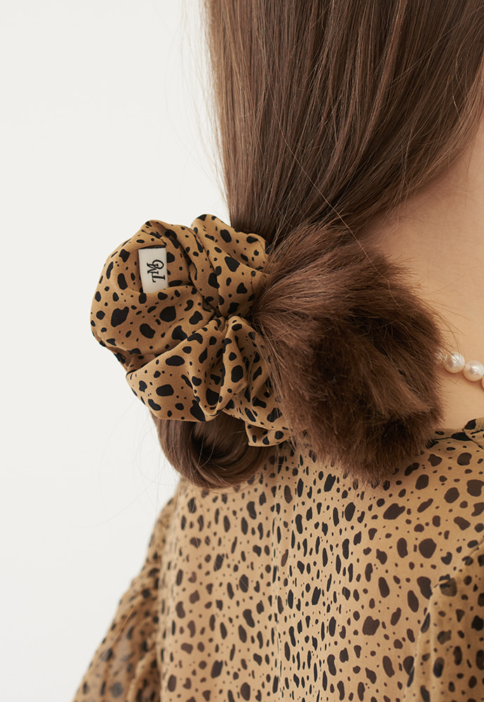 TMO BY 13MONTH티엠오 바이 써틴먼스 BIG LEOPARD HAIR BAND (BROWN)