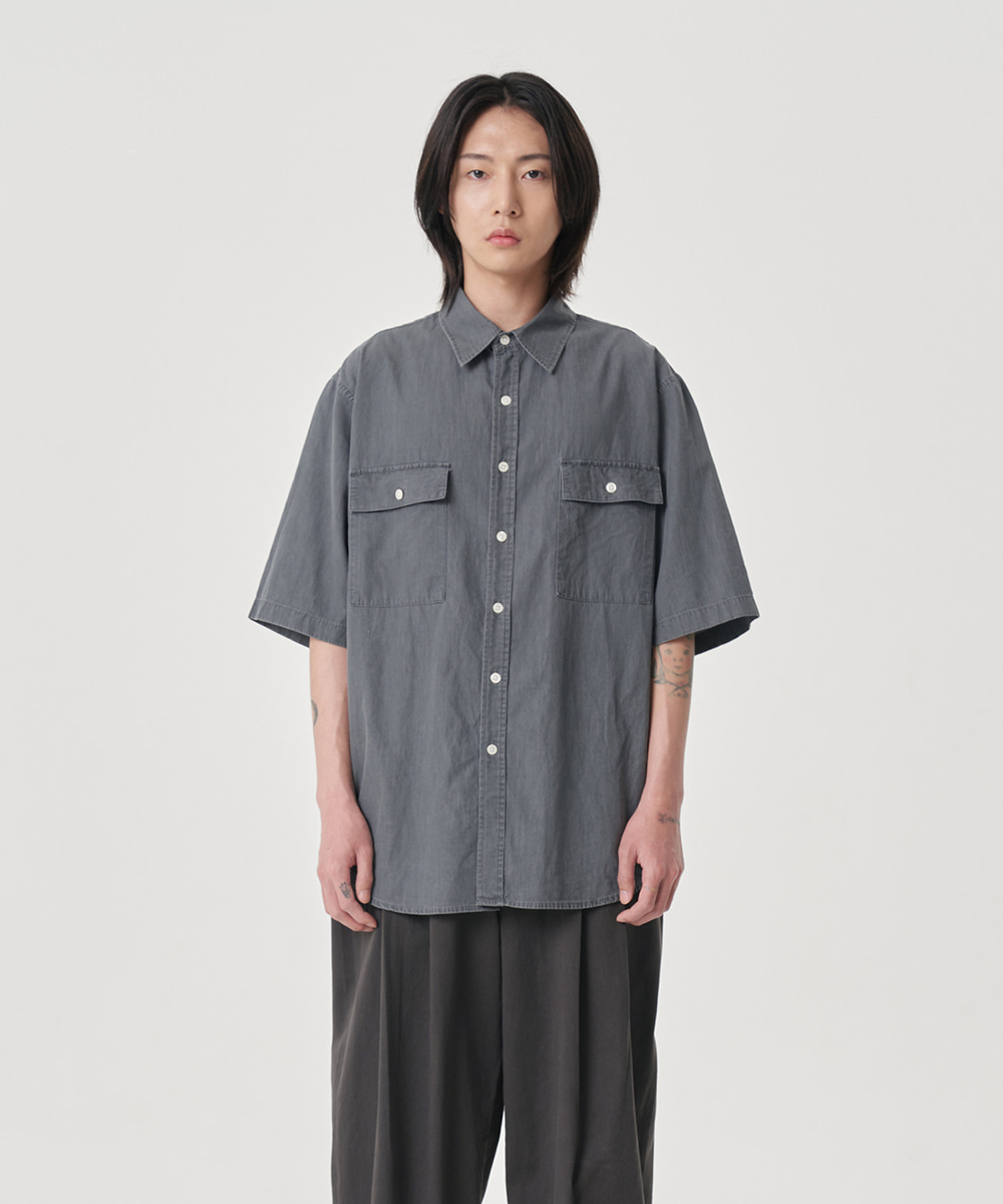 NOUN노운 wide pocket denim shirt (charcoal)