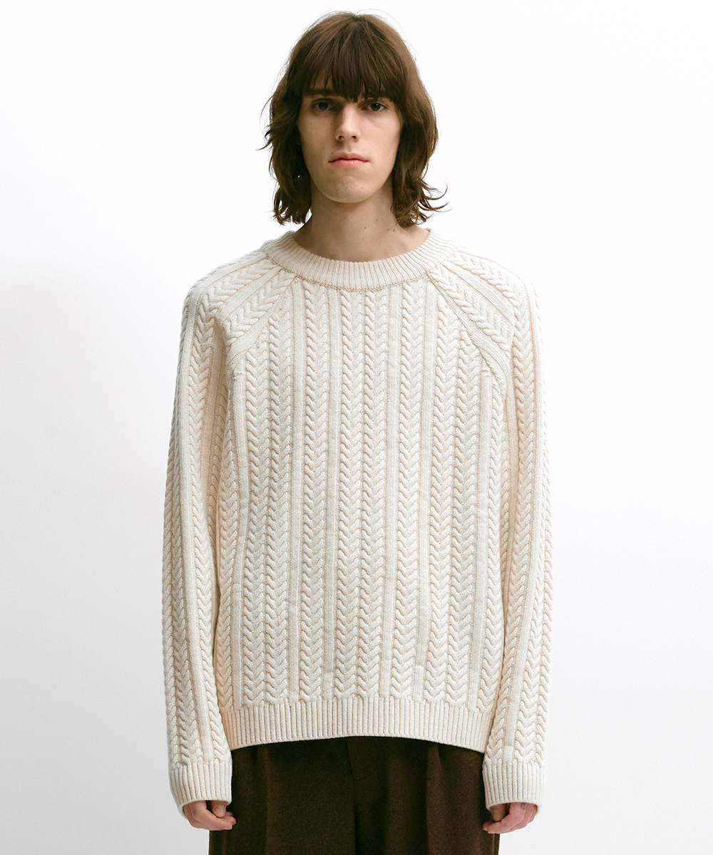 Youngoh영오 CABLE RAGLAN KNIT IVORY