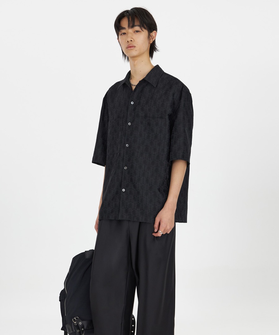 YOUTH유스 SS23 Convertible Collar Half Shirt Black Geometry