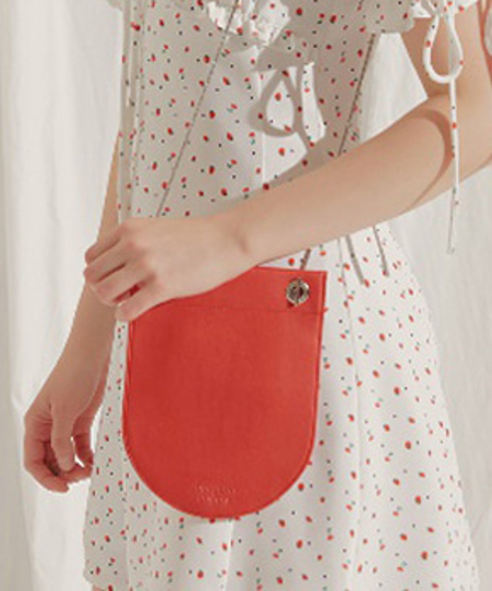 MARGARIN FINGERS마가린핑거스 round compact bag (RD)